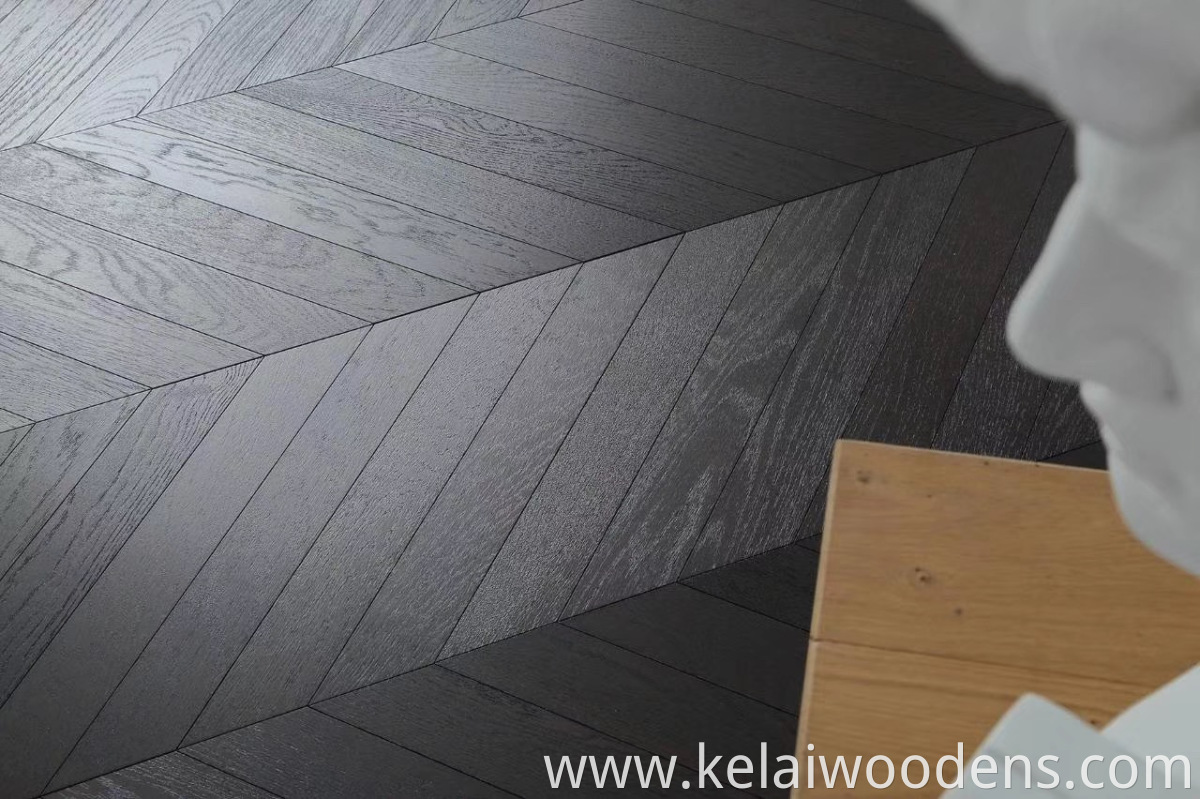 Black oak fishbone Floor